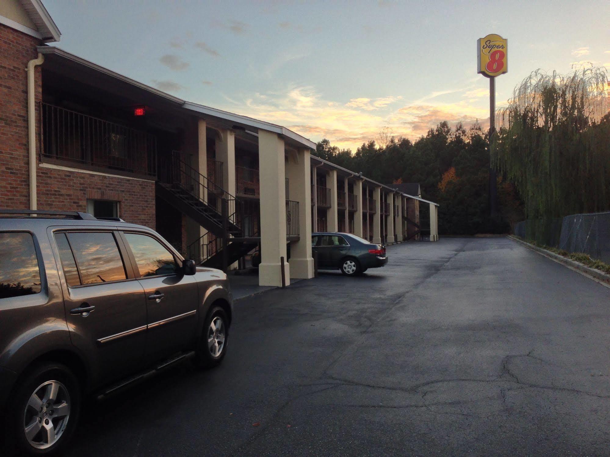Super 8 By Wyndham Florence Exterior photo