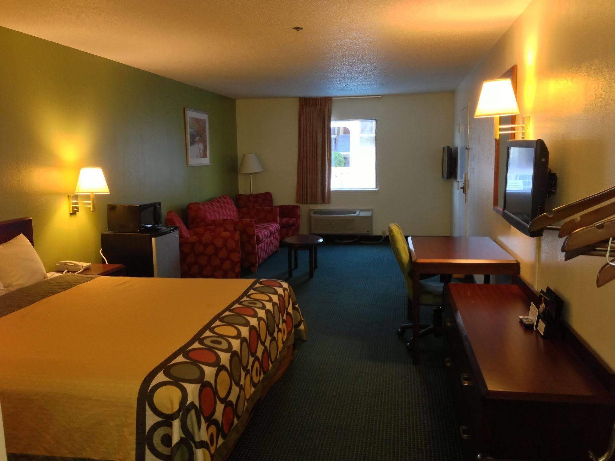 Super 8 By Wyndham Florence Exterior photo