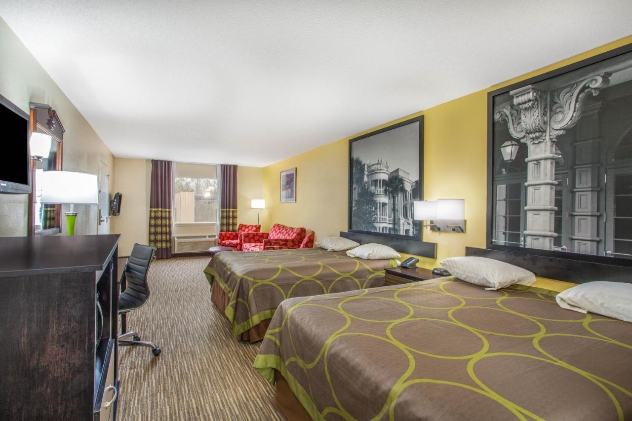 Super 8 By Wyndham Florence Exterior photo