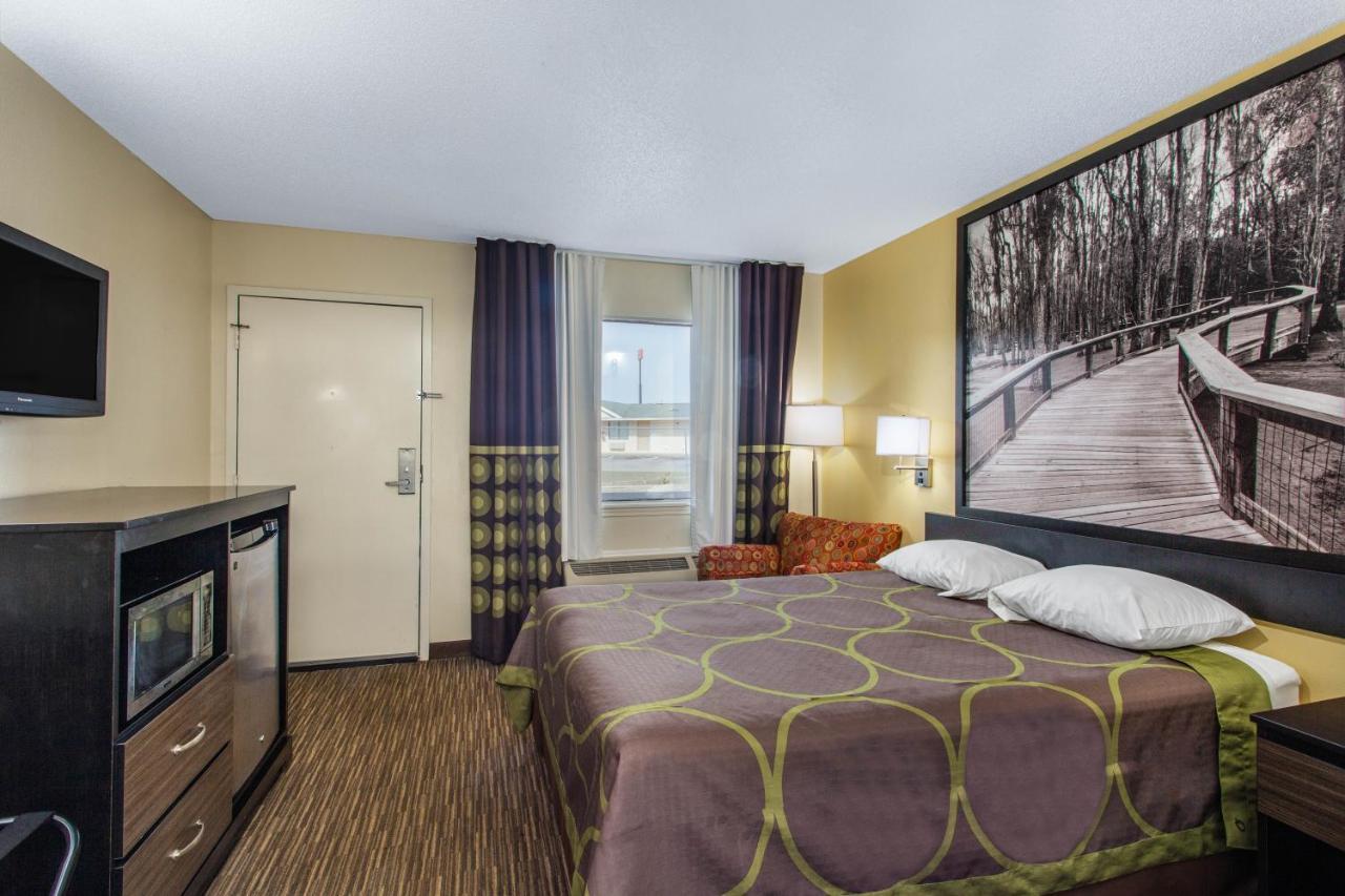 Super 8 By Wyndham Florence Exterior photo